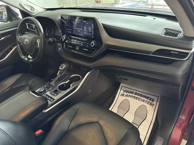 Used 2020 Toyota Highlander Limited image 30