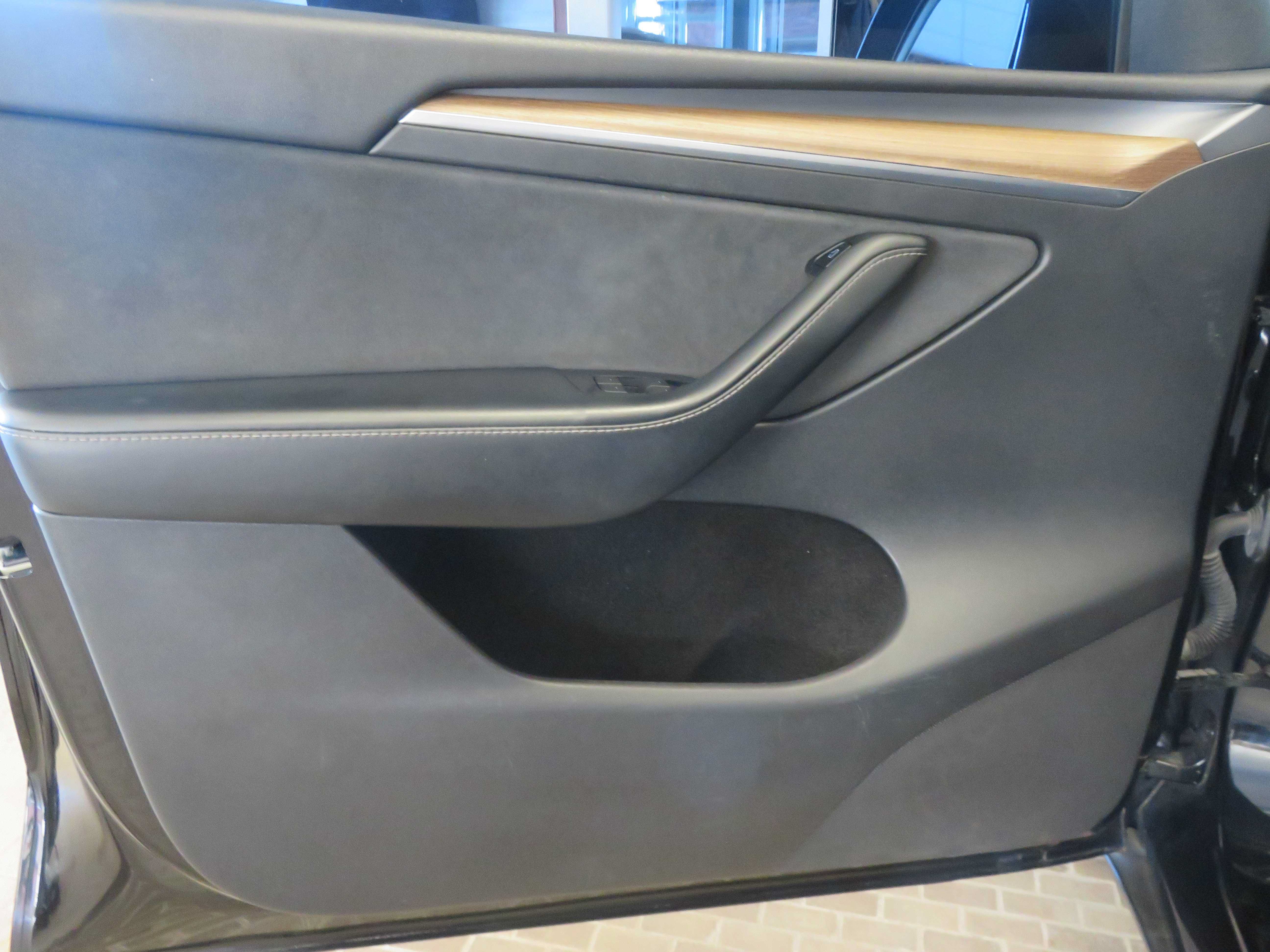Used 2022 Tesla Model Y Performance AWD/4WD image 11