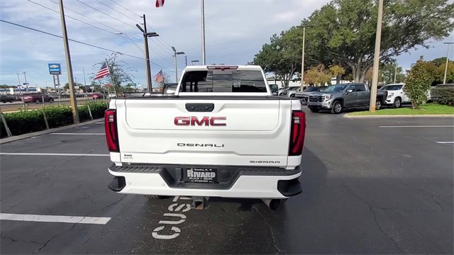Used 2024 GMC Sierra 3500 Denali image 7