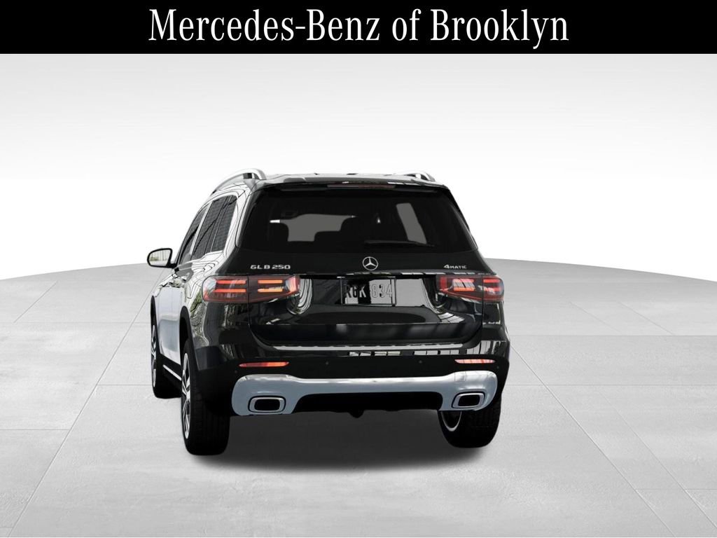 Used 2025 Mercedes-Benz GLB 250 4MATIC image 26