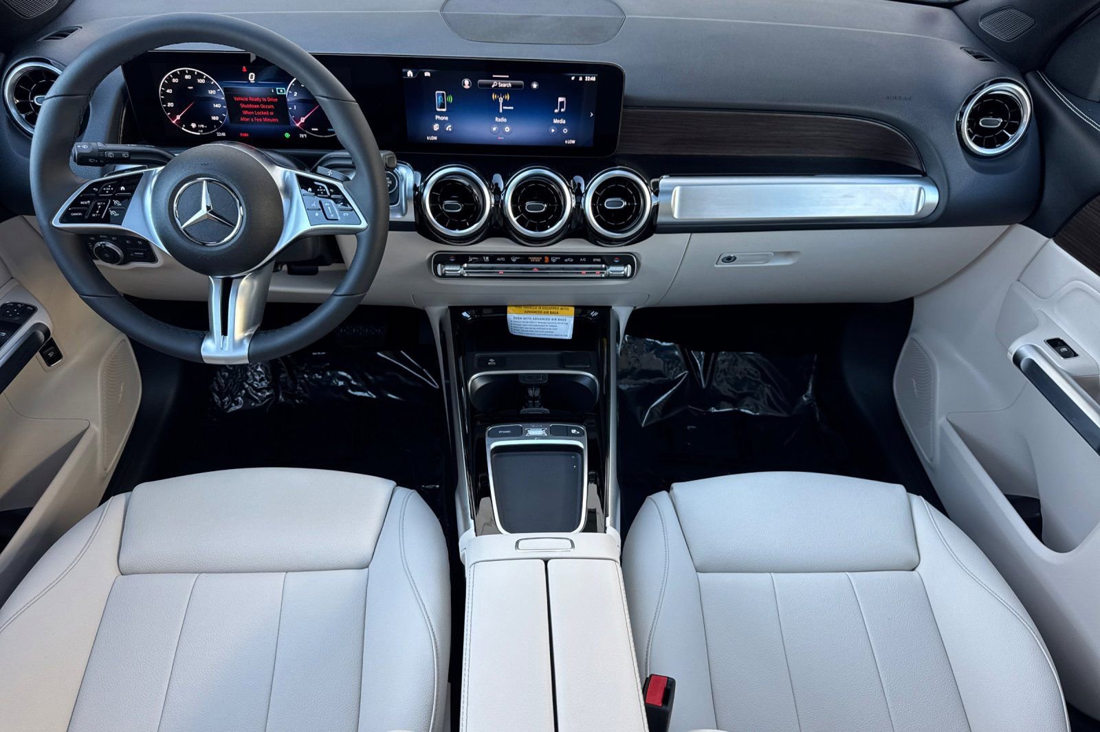 New 2026 Mercedes-Benz GLB 250 image 2