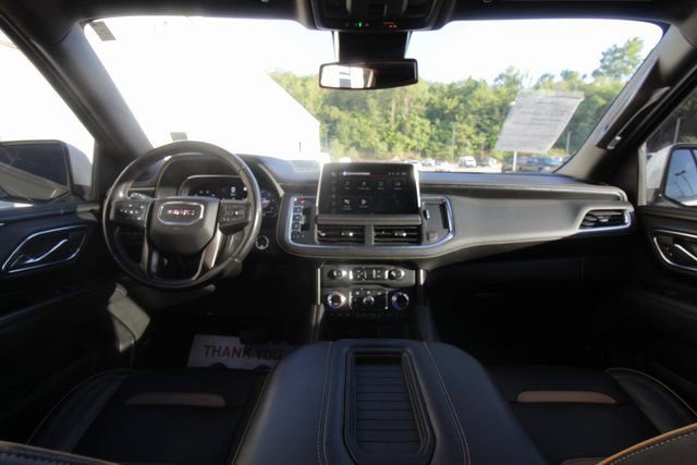 Used 2023 GMC Yukon XL AT4 w/ Technology Package image 8