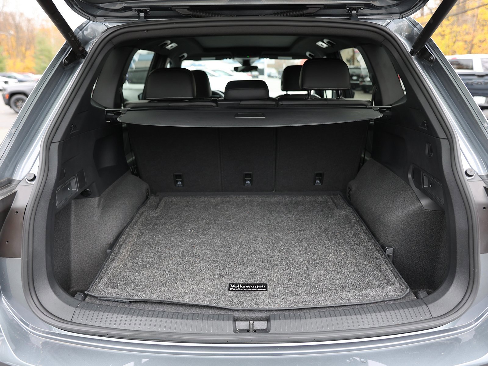 Used 2024 Volkswagen Tiguan SE R-Line image 13