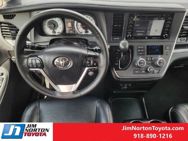 Used 2020 Toyota Sienna SE w/ SE Preferred Package FWD image 27