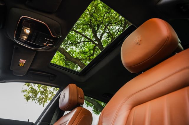 Used 2019 Maserati Quattroporte S Q4 AWD/4WD image 27