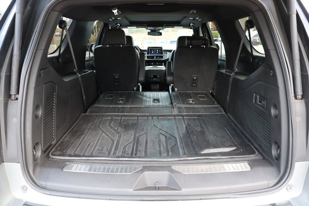 Used 2023 Chevrolet Suburban Premier image 44