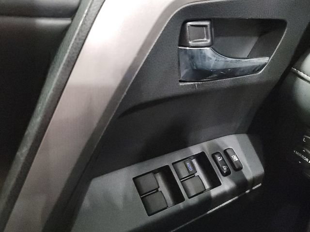 Used 2018 Toyota RAV4 XLE AWD/4WD image 22