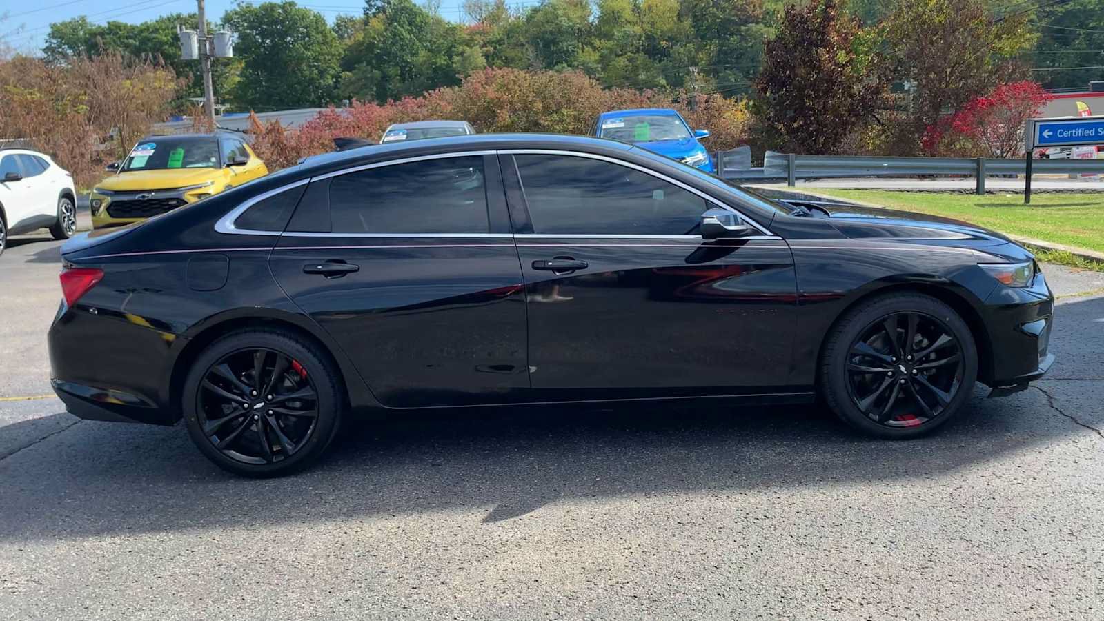 Used 2018 Chevrolet Malibu LT w/ Redline Edition FWD image 9