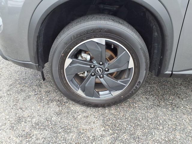 Used 2024 Nissan Rogue SV image 10