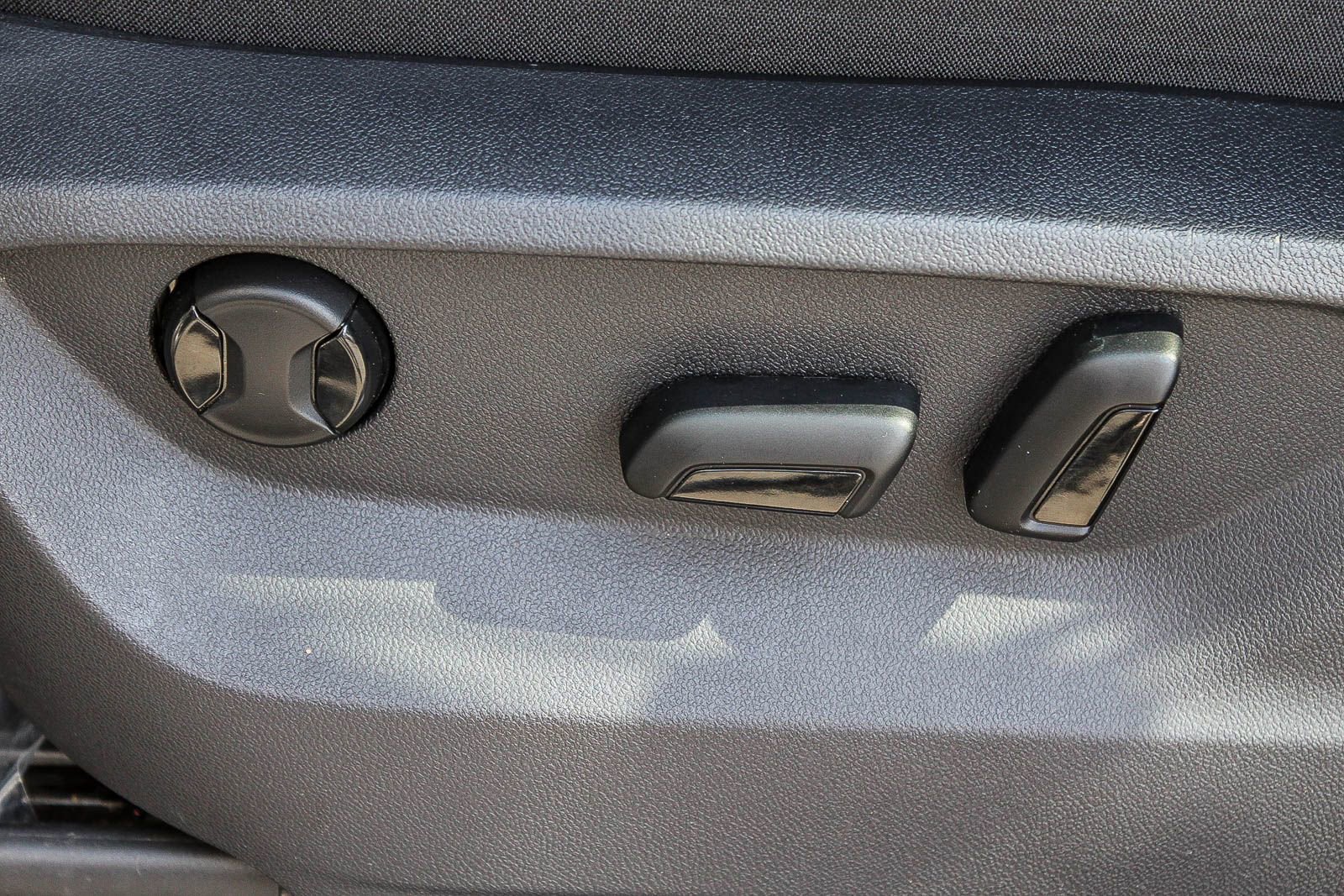 Certified 2022 Volkswagen Atlas Cross Sport SE image 20