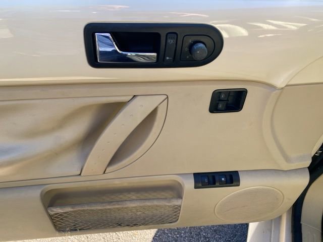 Used 2009 Volkswagen Beetle Coupe image 13