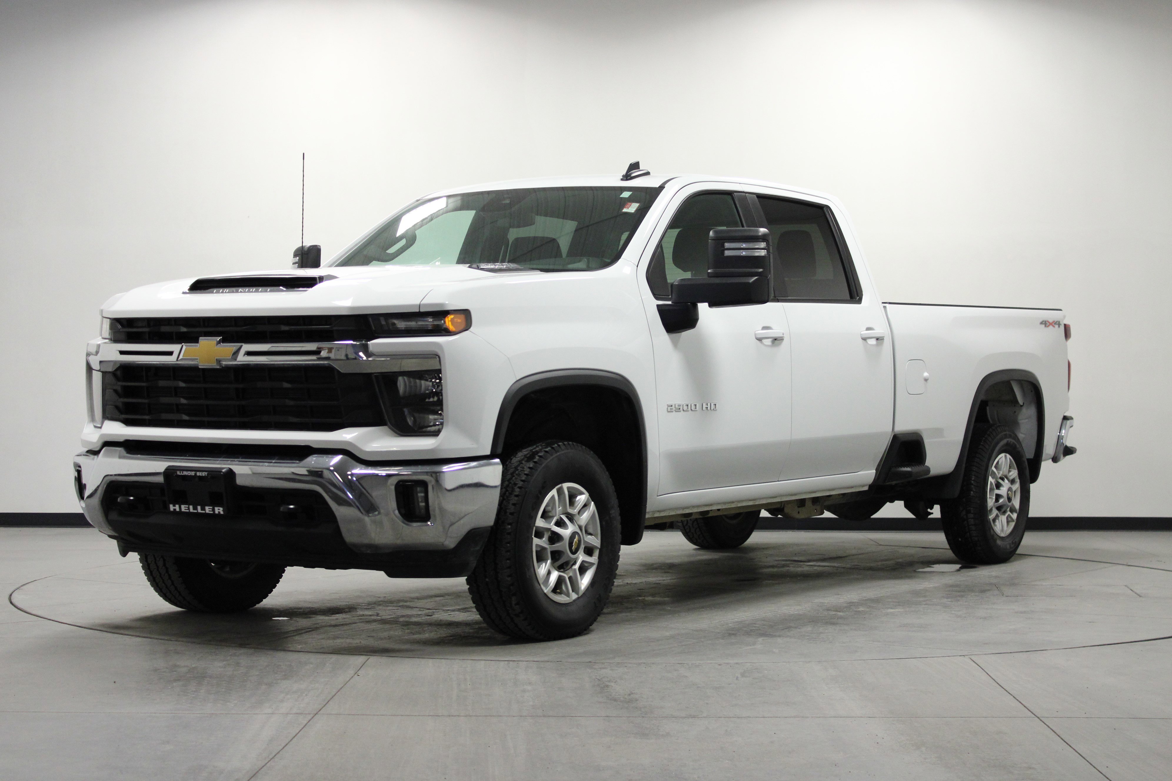 Used 2025 Chevrolet Silverado 2500 LT w/ Convenience Package image 8