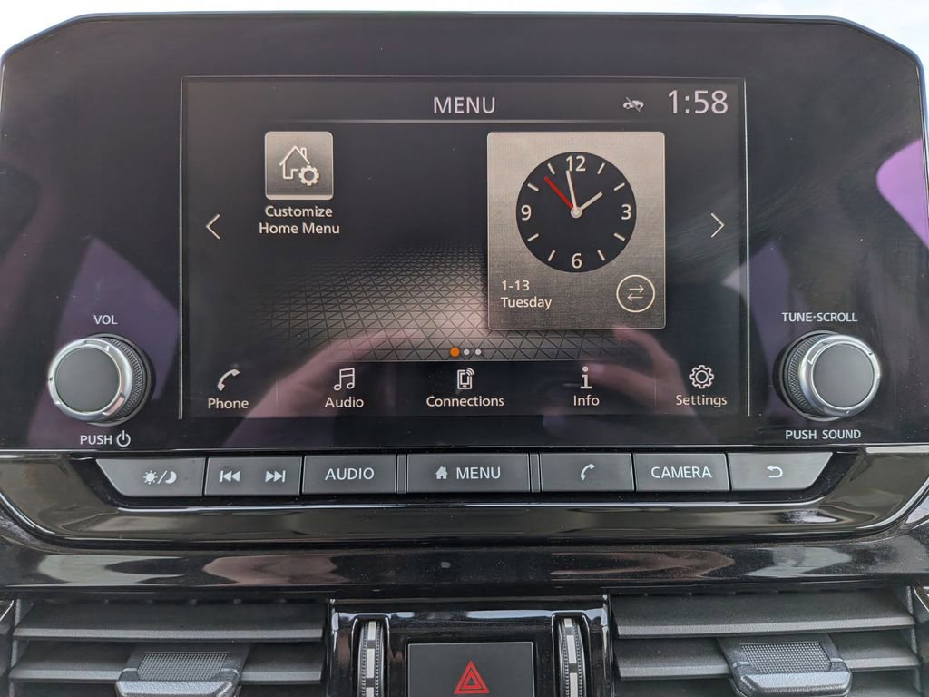 Used 2024 Nissan Pathfinder SV image 19