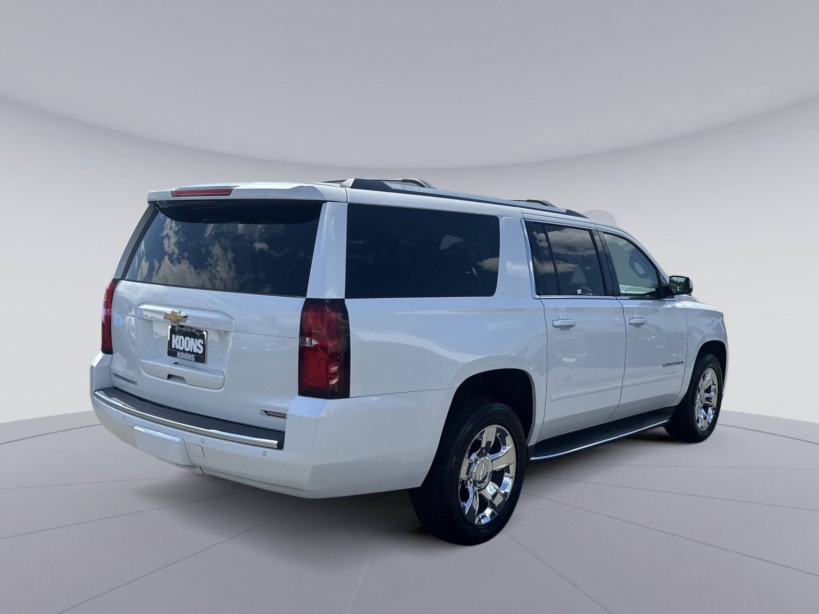 Used 2017 Chevrolet Suburban Premier AWD/4WD image 16
