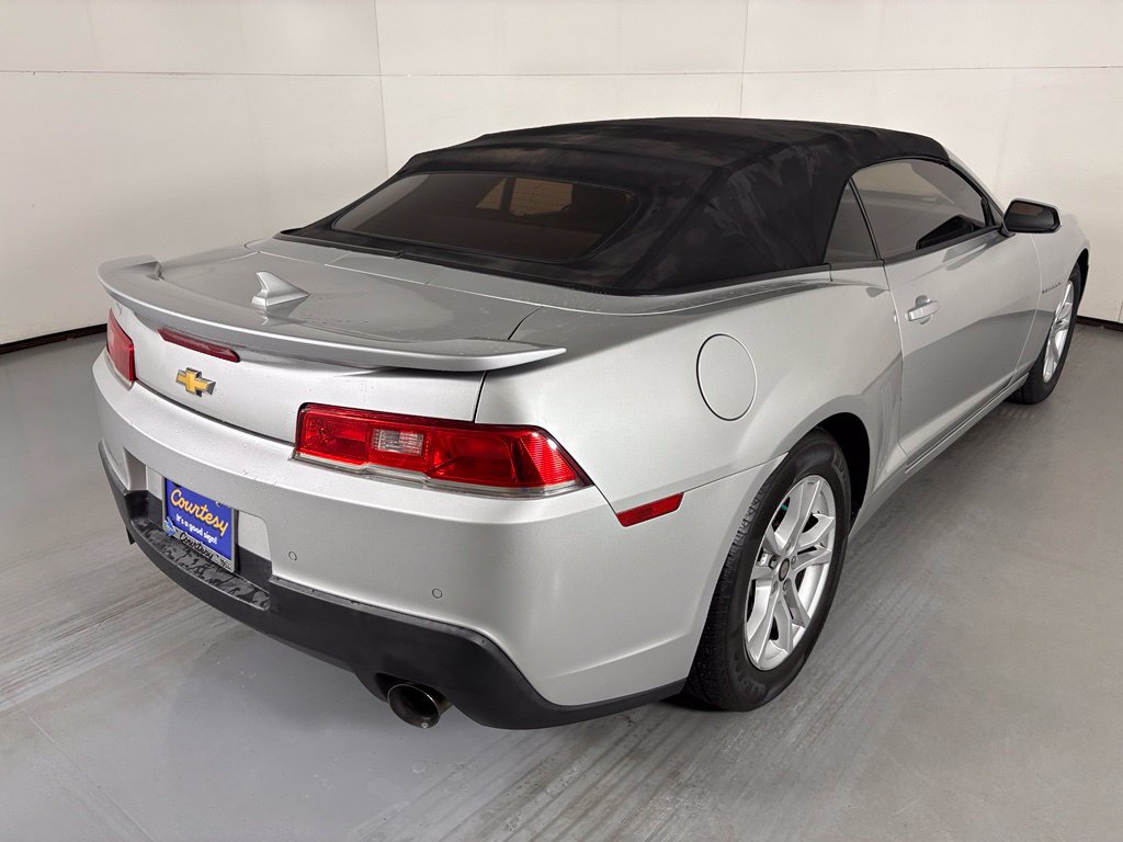 Used 2015 Chevrolet Camaro LT RWD image 8