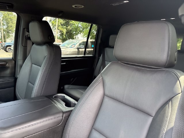 Used 2026 Chevrolet Suburban Z71 w/ Comfort Package AWD/4WD image 9