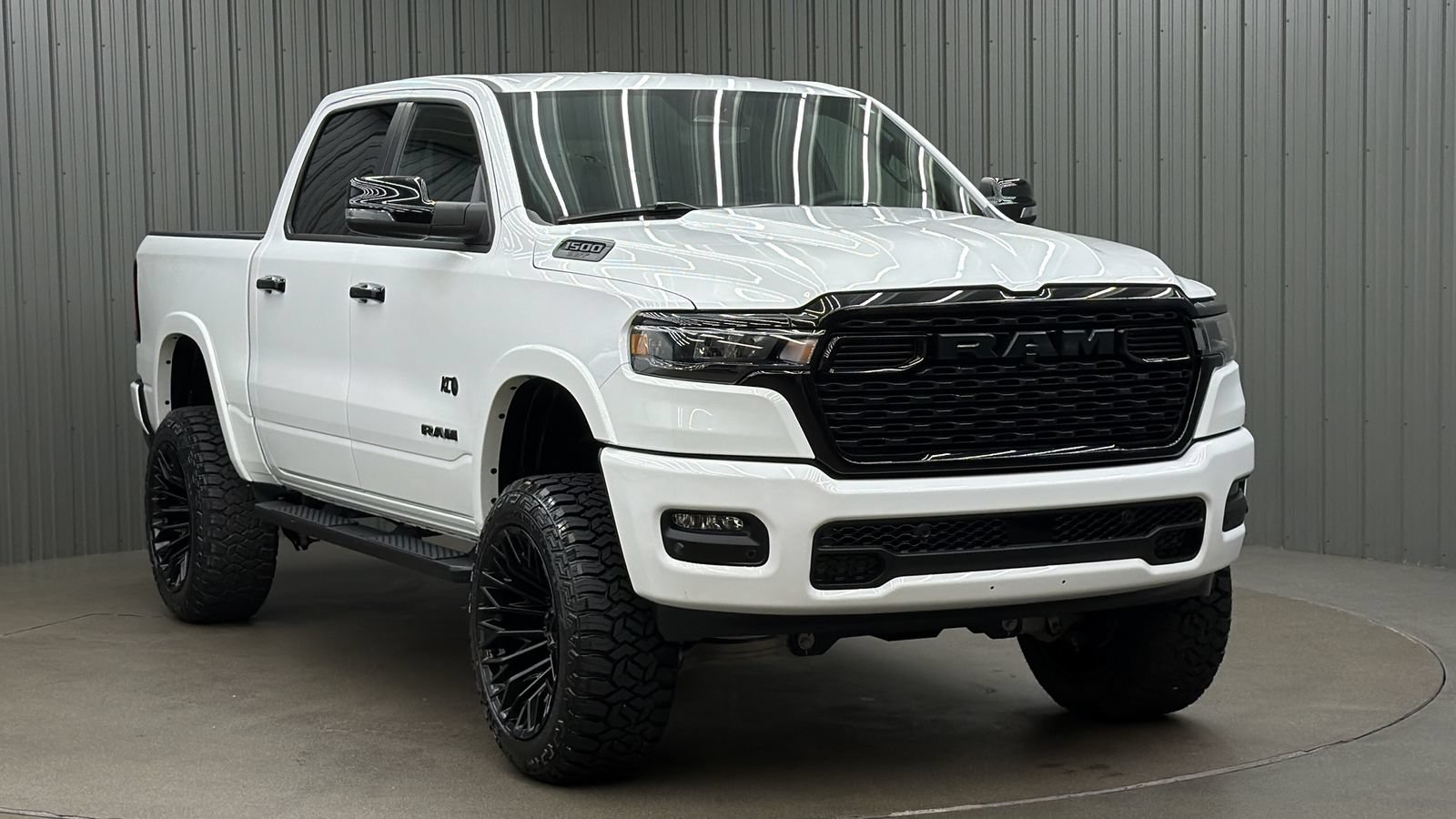 Used 2025 RAM 1500 Big Horn AWD/4WD image 7