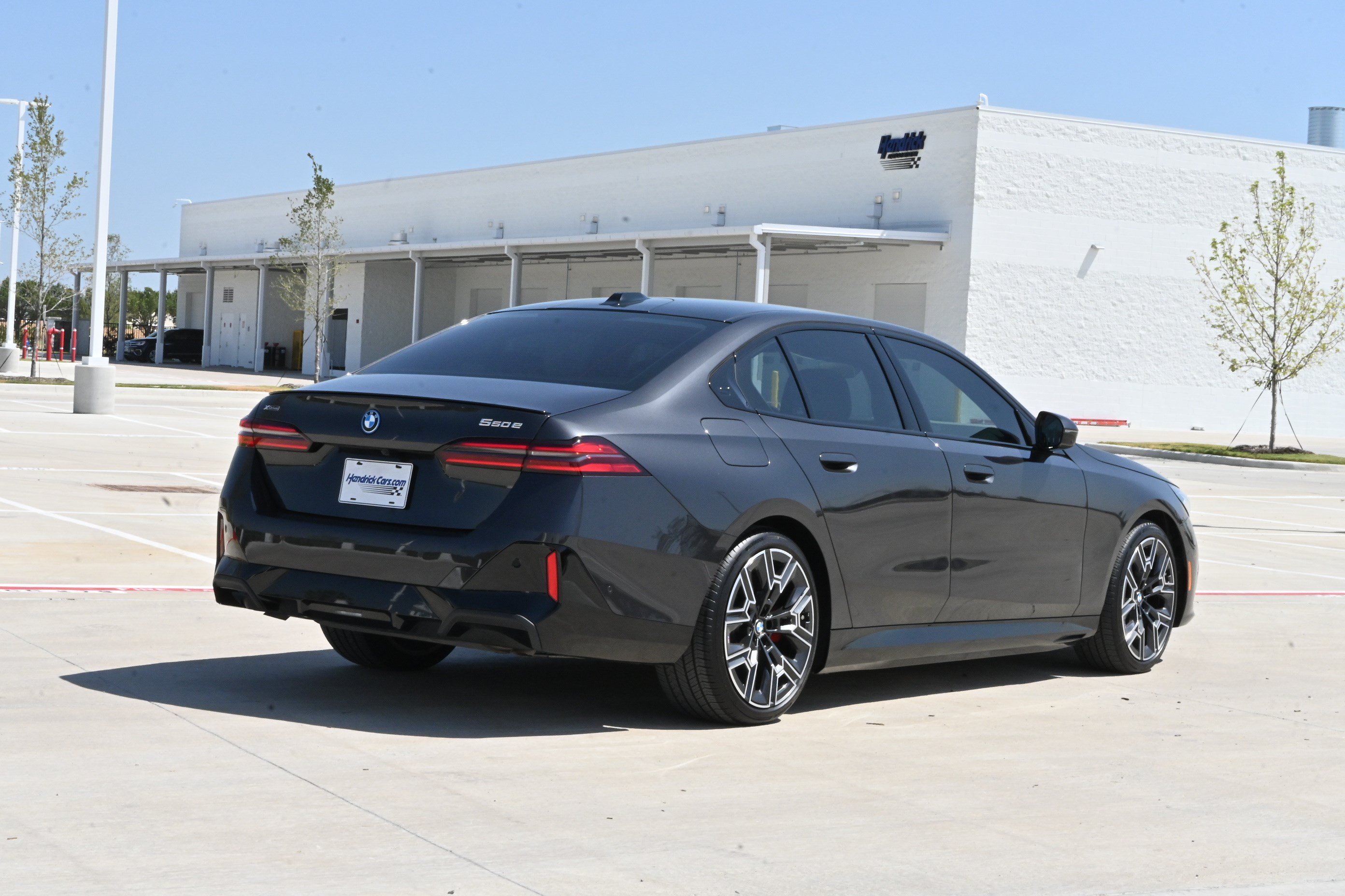 Used 2026 BMW 550e xDrive AWD/4WD image 9
