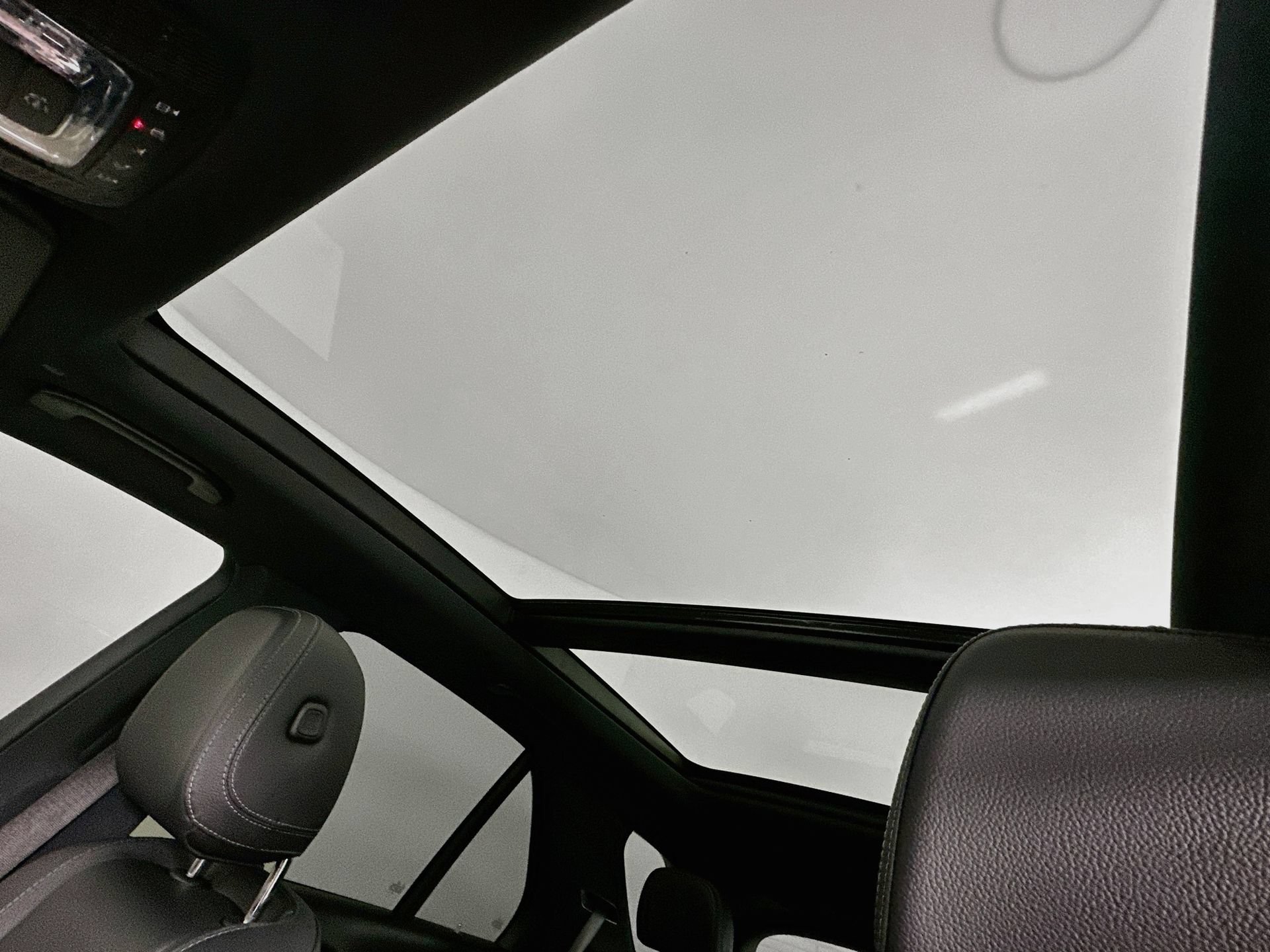 Certified 2025 Mercedes-Benz GLE 450e 4MATIC image 23
