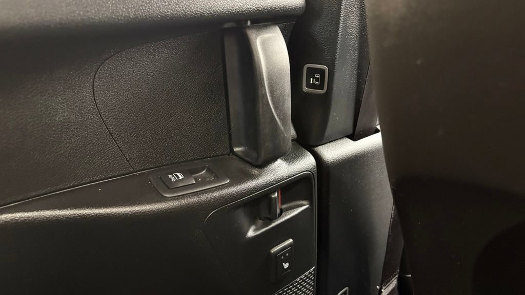 Used 2023 Chrysler Pacifica Limited w/ Uconnect Theater Family Group AWD/4WD image 25