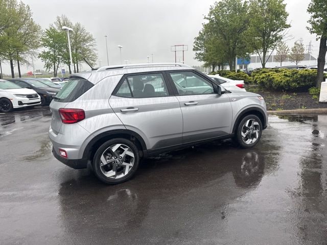 Used 2023 Hyundai Venue SEL w/ Cargo Package FWD image 10