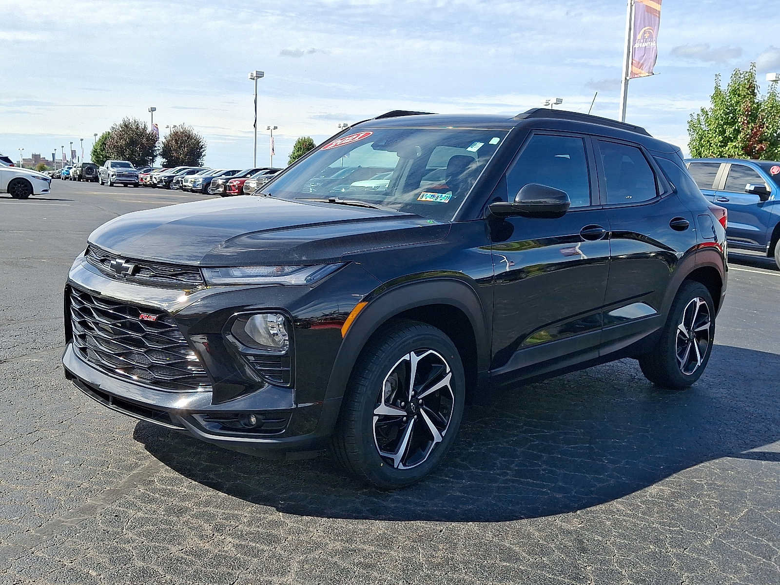 Used 2021 Chevrolet TrailBlazer RS w/ Technology Package AWD/4WD image 3