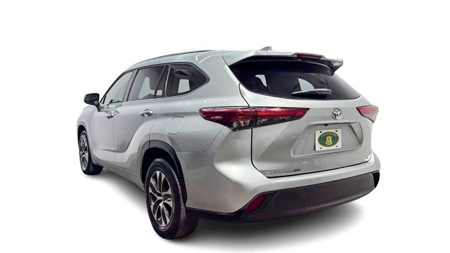 Used 2020 Toyota Highlander XLE image 4