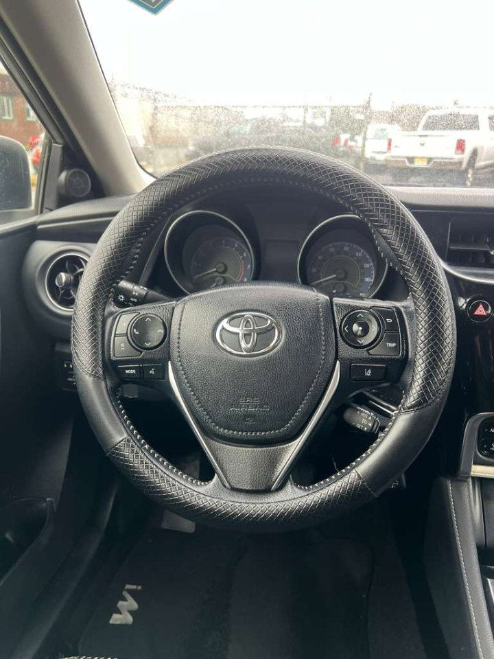 Used 2018 Toyota Corolla iM image 22