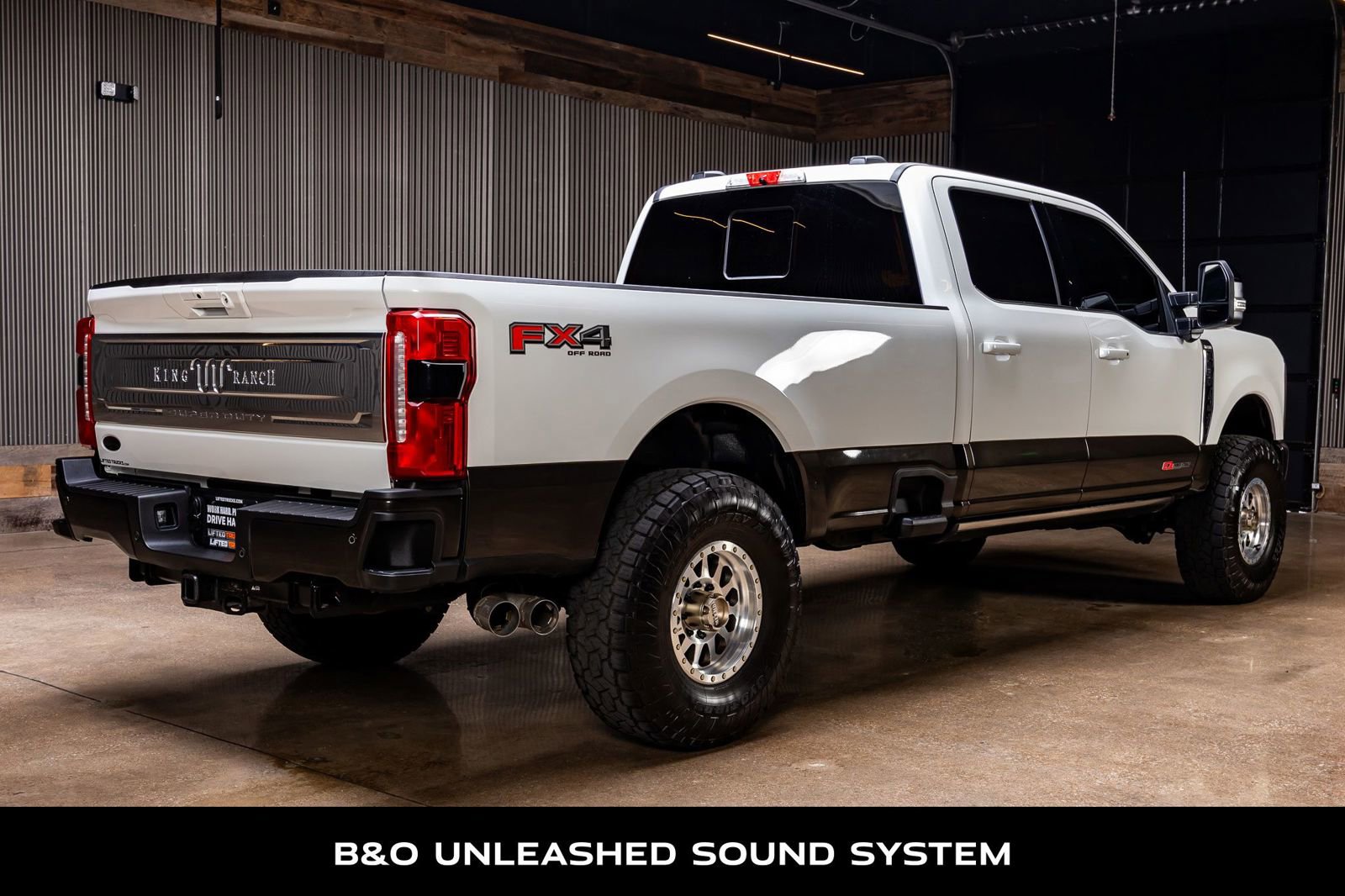 Used 2025 Ford F350 King Ranch w/ FX4 Off-Road Package image 9