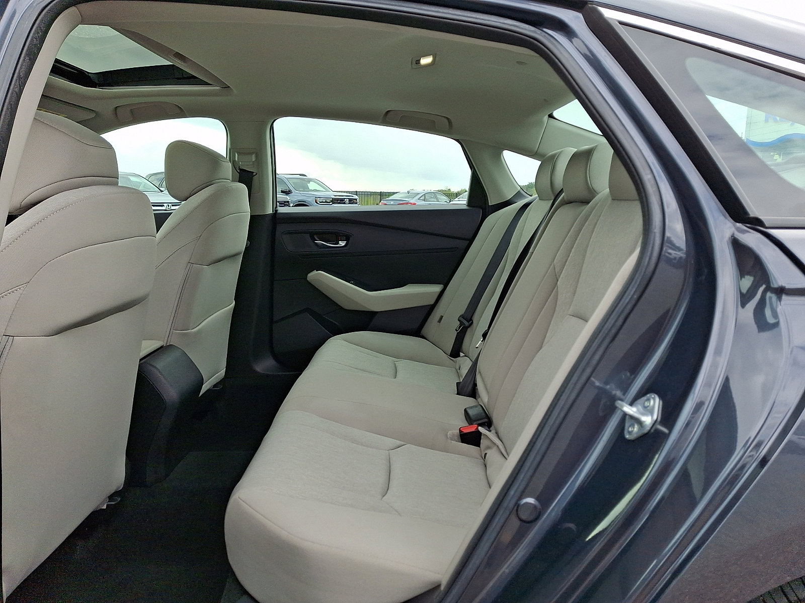 Used 2023 Honda Accord EX image 10