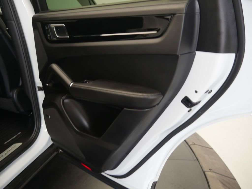 Certified 2023 Porsche Cayenne S AWD/4WD image 26