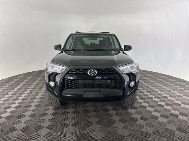 Used 2019 Toyota 4Runner SR5 AWD/4WD image 2
