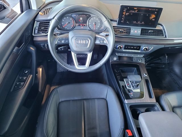 Used 2023 Audi Q5 2.0T Premium w/ Convenience Package AWD/4WD image 16