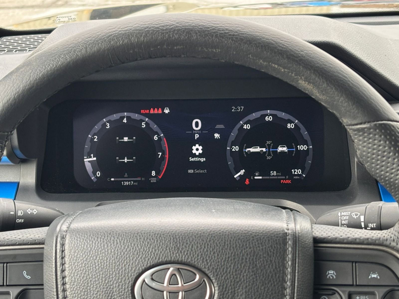 Used 2025 Toyota Tacoma SR image 33