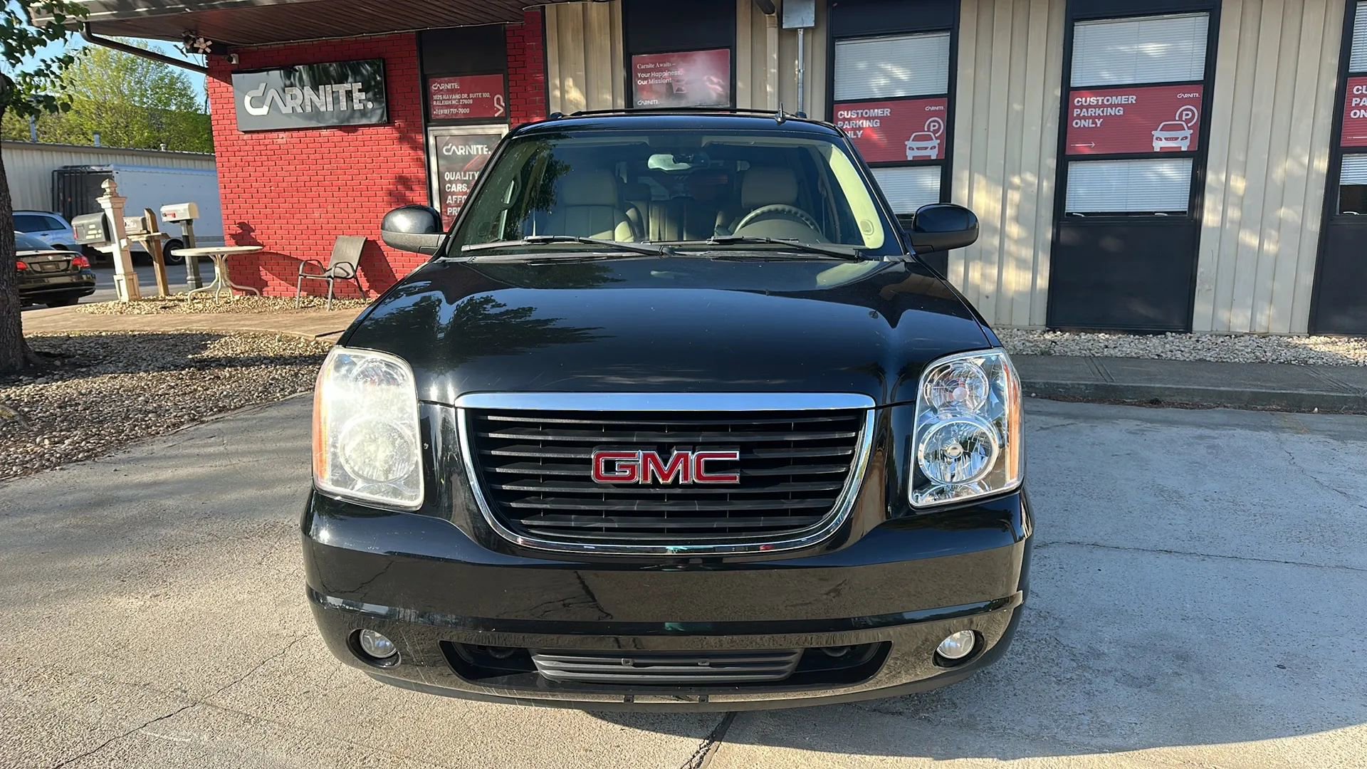Used 2008 GMC Yukon XL SLT w/ SLT Preferred Equipment Group image 1