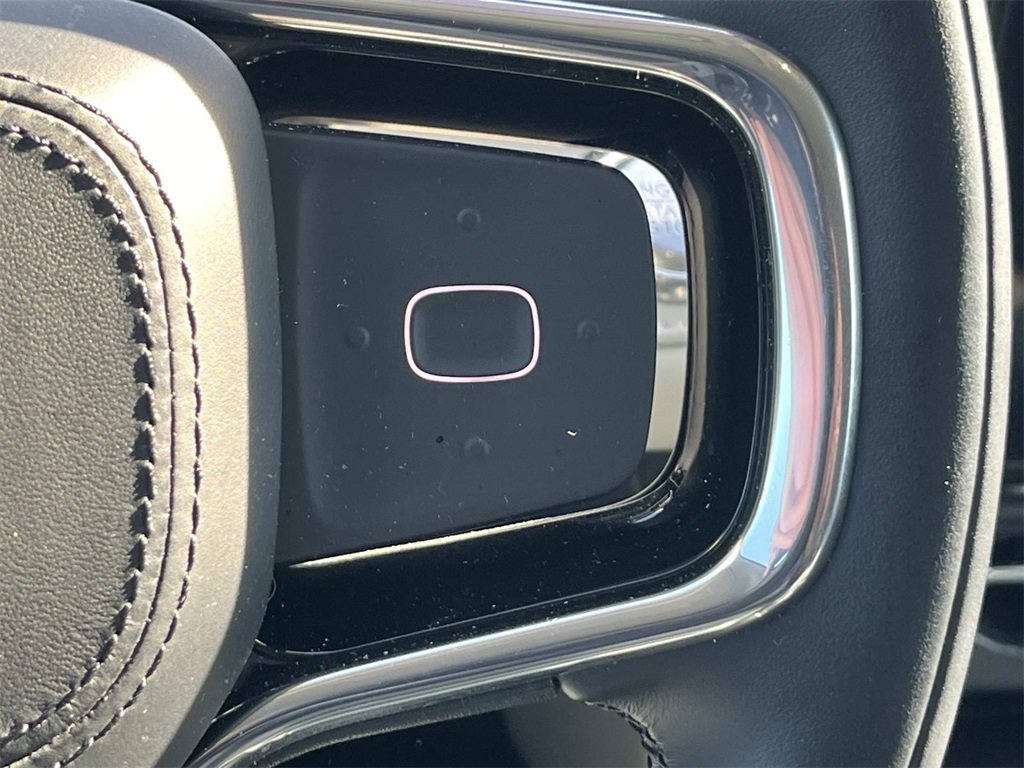 Used 2025 Lincoln Nautilus Reserve image 24