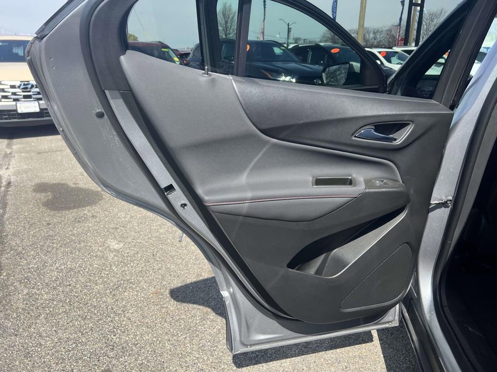Used 2023 Chevrolet Equinox RS AWD/4WD image 14