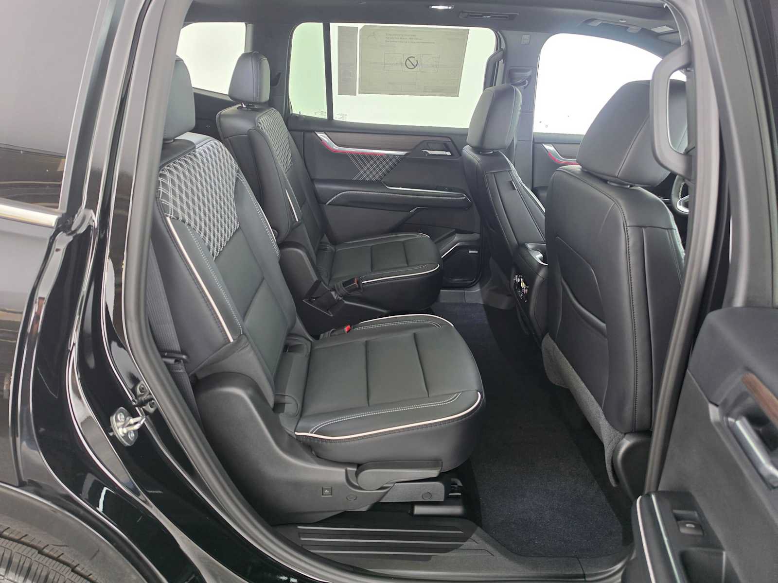 New 2027 GMC Acadia Denali w/ Denali Reserve Package FWD image 12