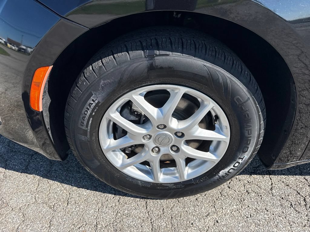 Used 2020 Chrysler Pacifica Touring-L FWD image 8