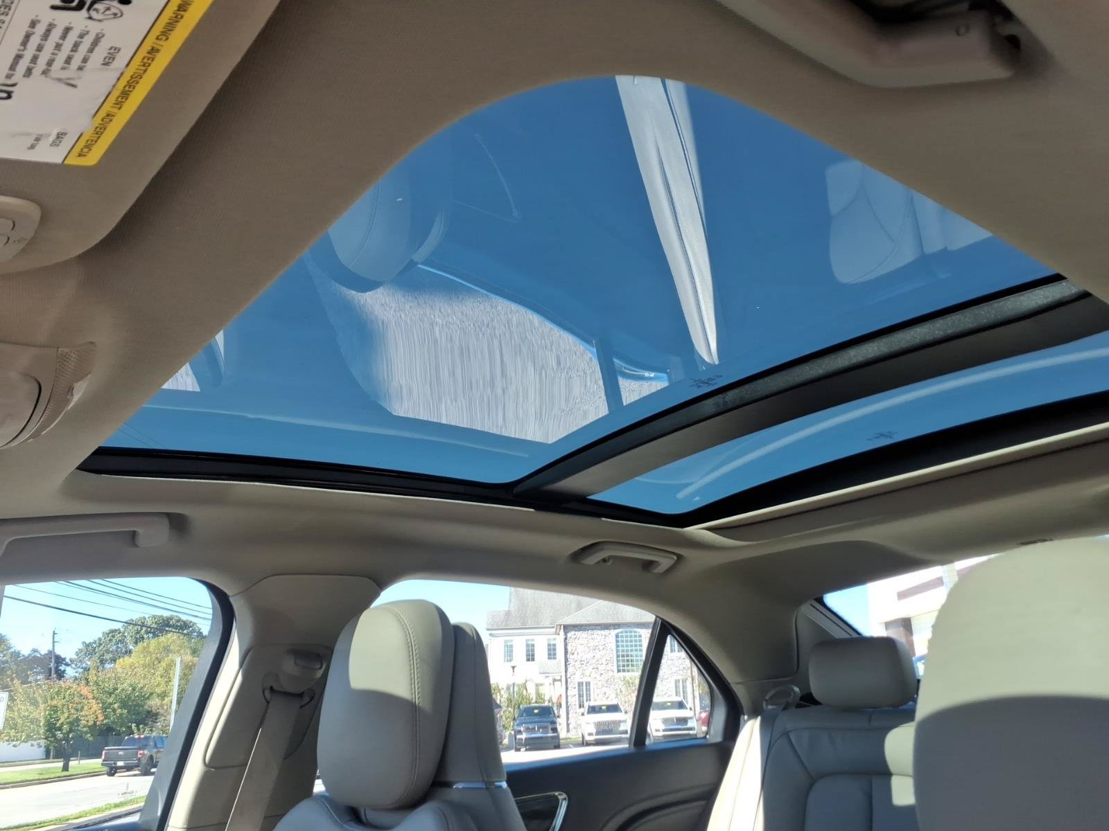 Used 2018 Lincoln Continental Reserve FWD image 8