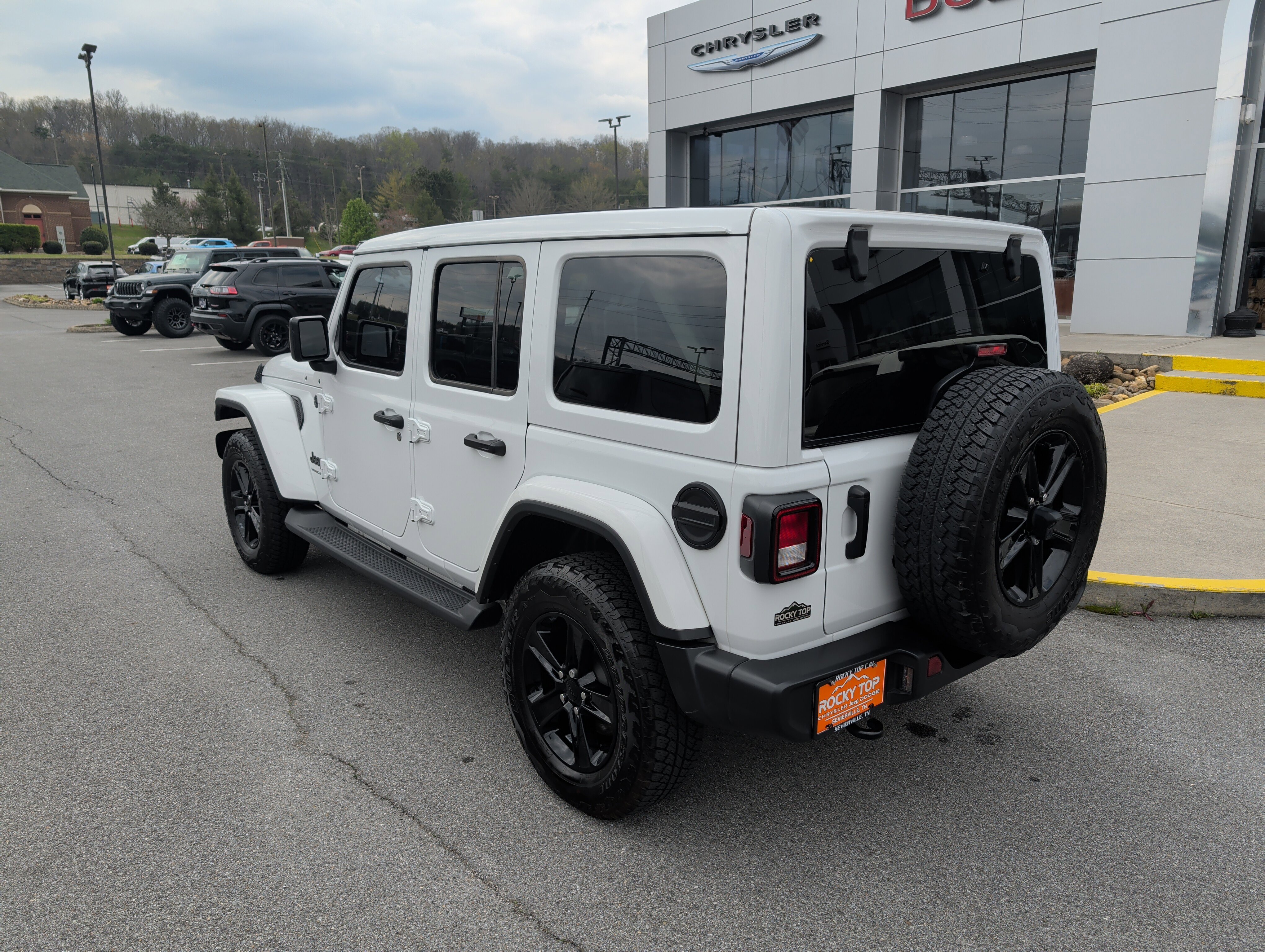 Used 2023 Jeep Wrangler Unlimited Sahara image 8