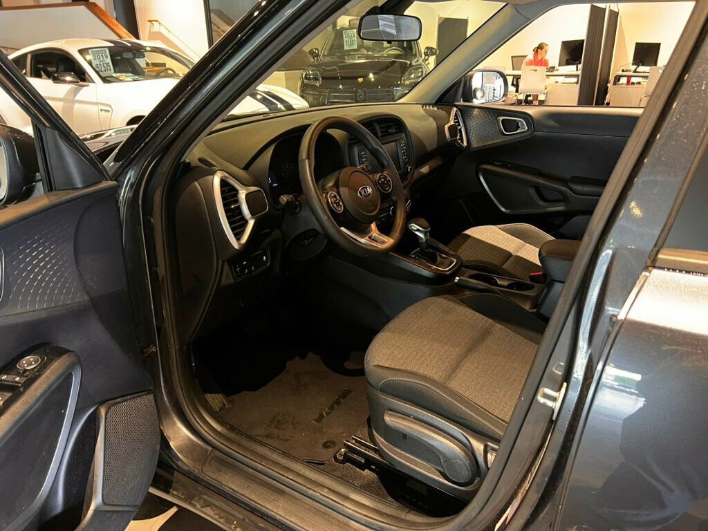 Used 2020 Kia Soul S FWD image 14