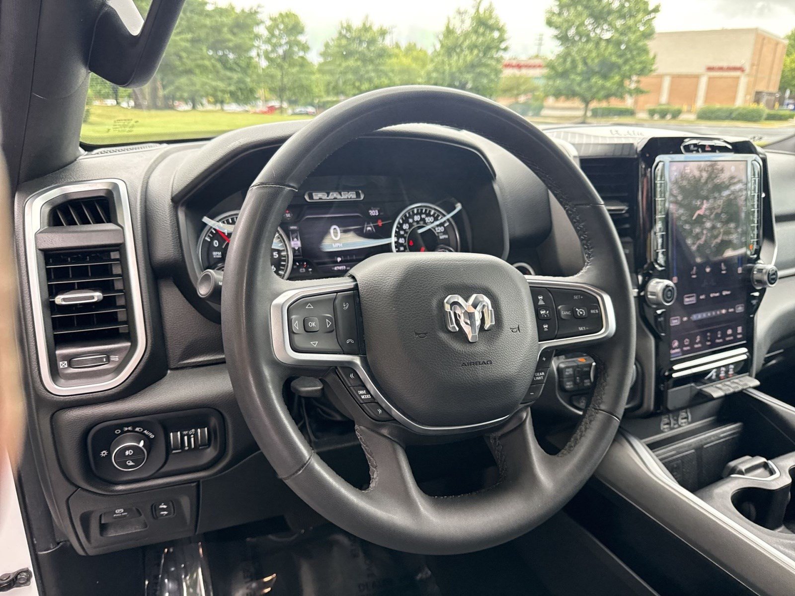 Used 2025 RAM 1500 Big Horn AWD/4WD image 15