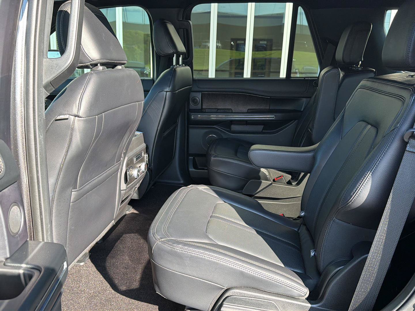 Used 2021 Ford Expedition Limited RWD image 11
