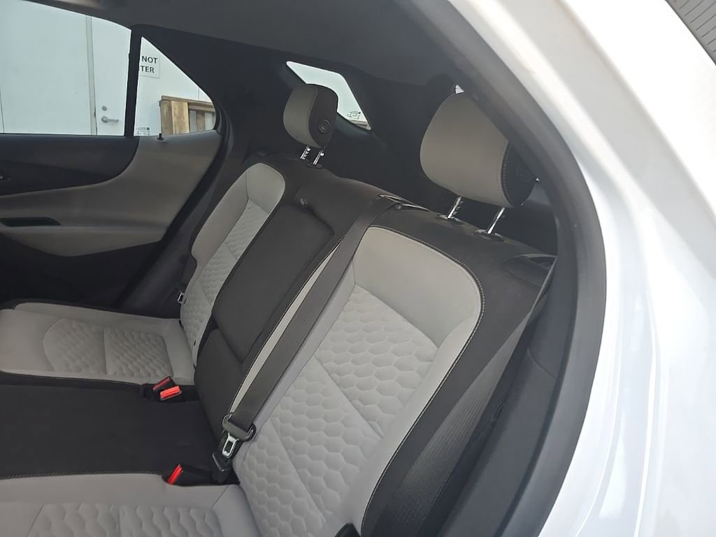 Used 2018 Chevrolet Equinox LS image 14