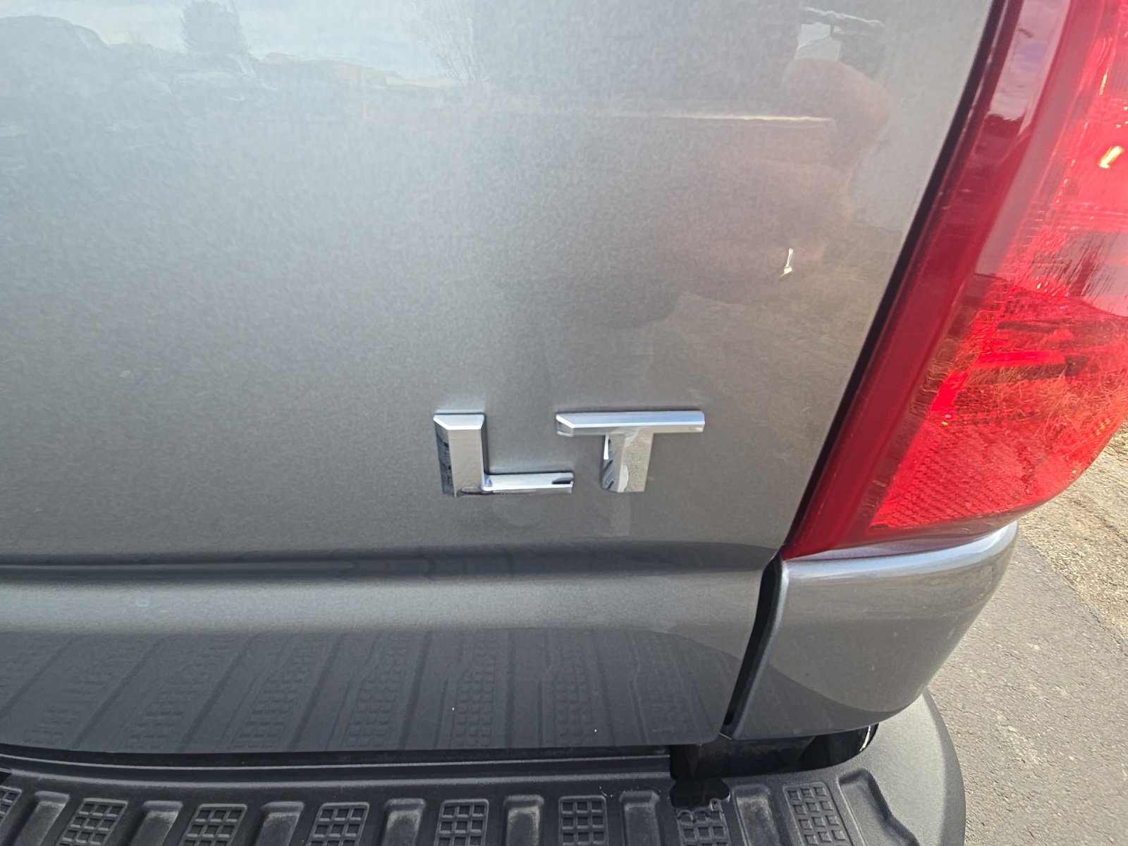 Used 2025 Chevrolet Silverado 2500 LT image 12