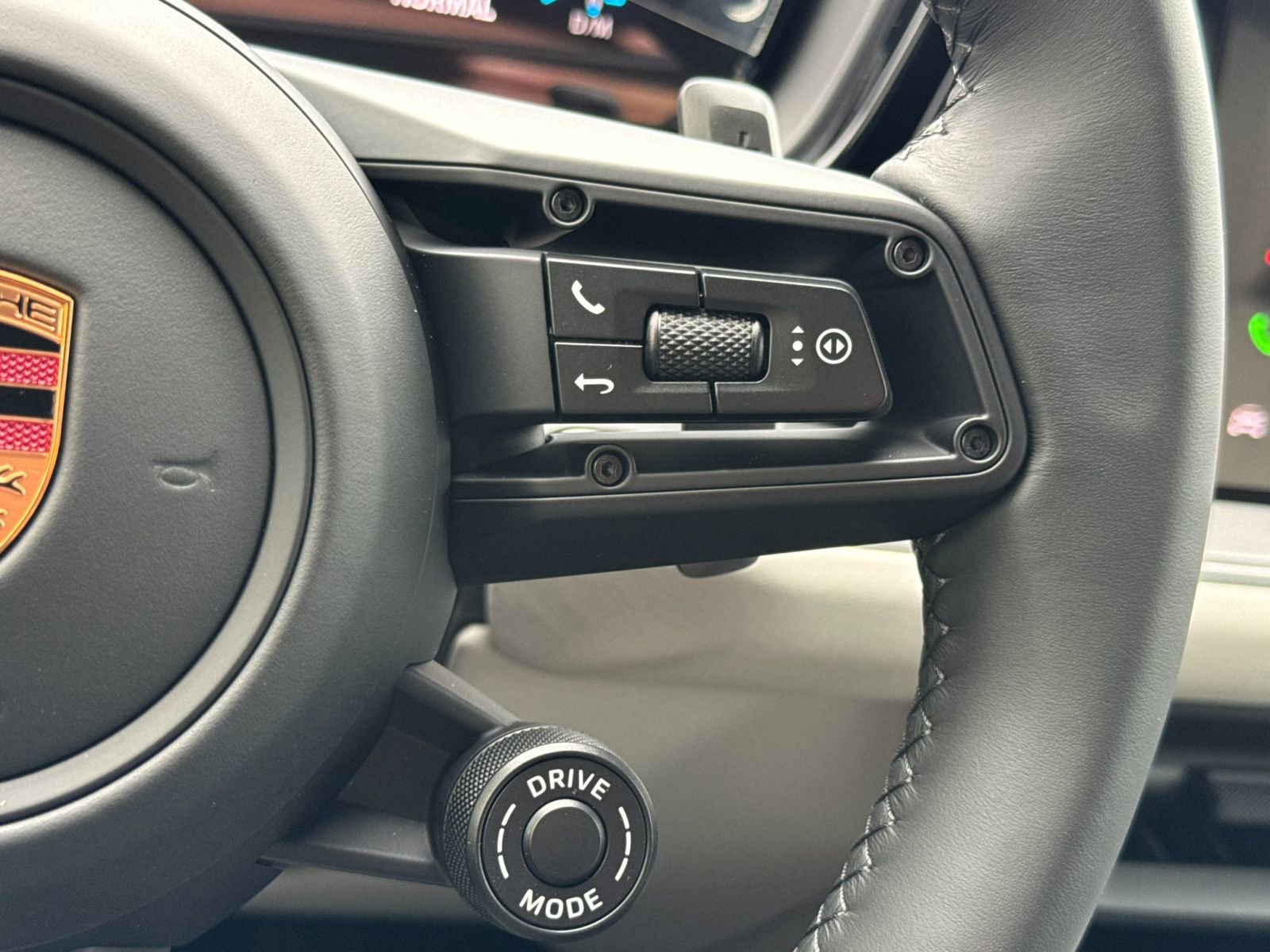 New 2026 Porsche Cayenne GTS image 30