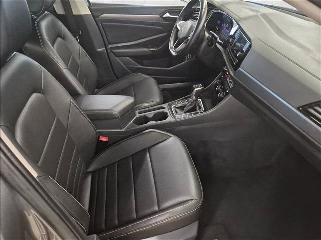 Used 2024 Volkswagen Jetta SE FWD image 19