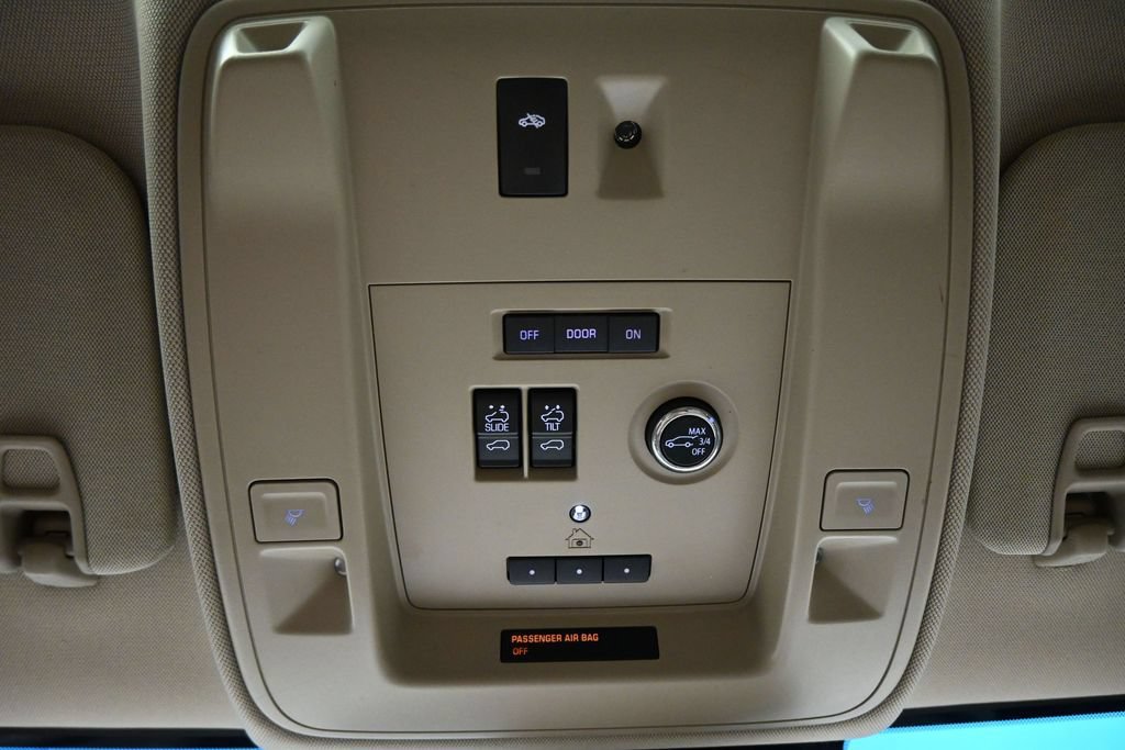 Used 2019 Chevrolet Tahoe Premier AWD/4WD image 25