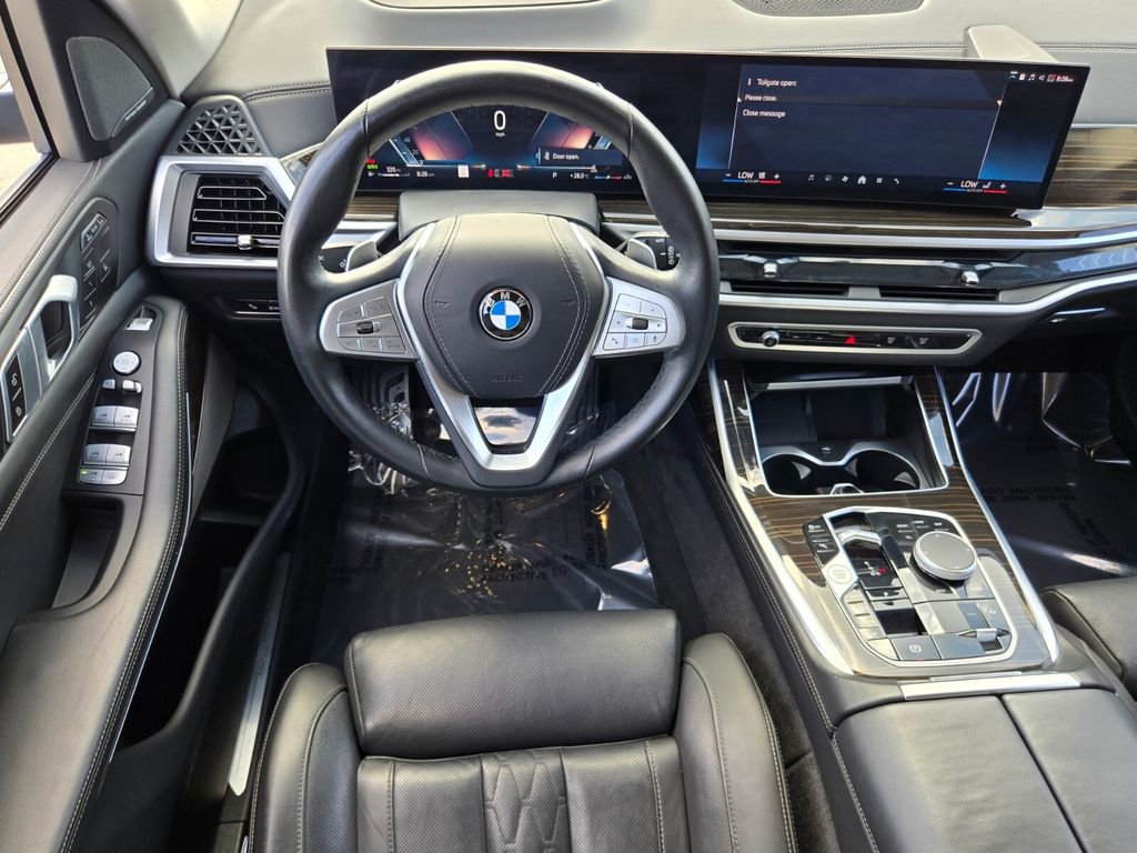 Used 2025 BMW X7 xDrive40i image 12